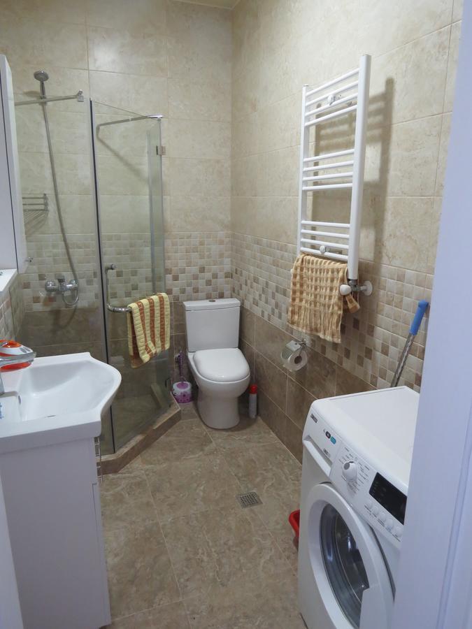 Real Palace 18 Pirosmani Apartment บาทูมิ ภายนอก รูปภาพ