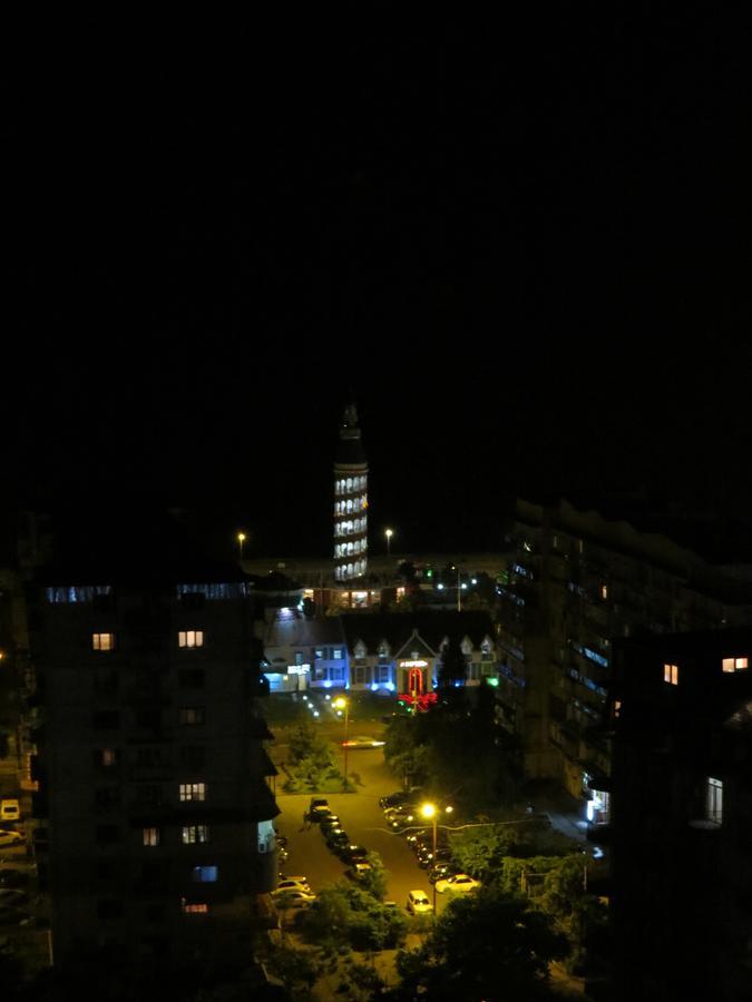 Real Palace 18 Pirosmani Apartment บาทูมิ ภายนอก รูปภาพ