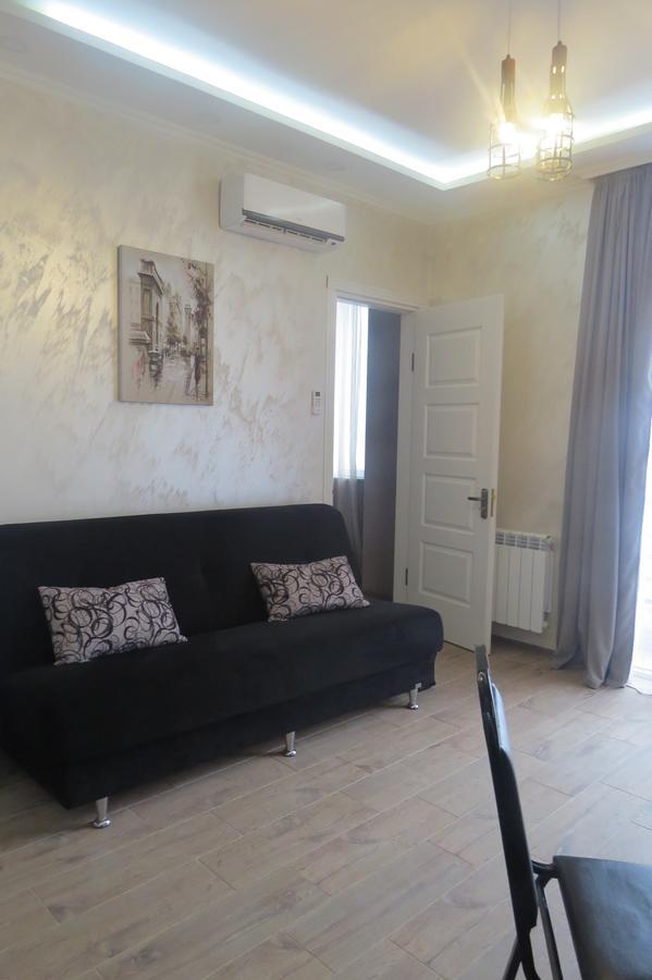 Real Palace 18 Pirosmani Apartment บาทูมิ ภายนอก รูปภาพ